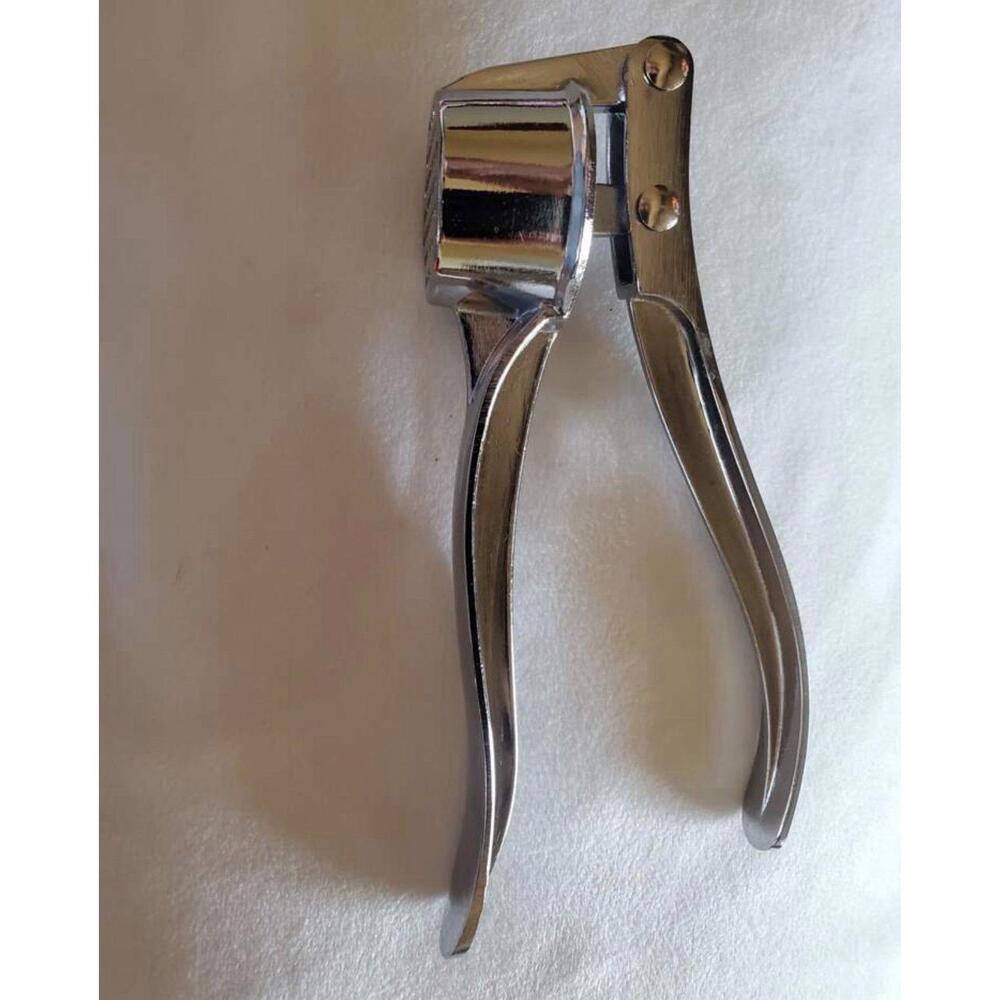 garlic press
